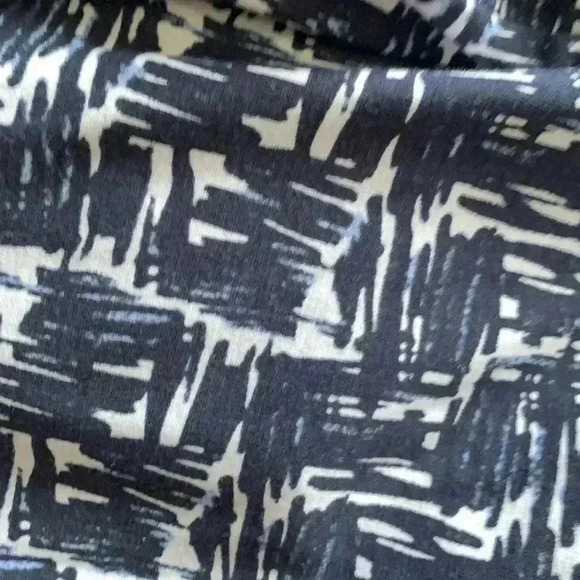 Ellen  Tracy white w blue soft Pima cotton top - Picture 8 of 8